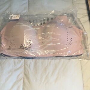 New Lululemon sports bra in soft lavender.
